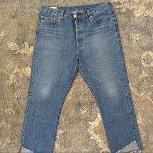 Levi’s 501 cropped denim W33 L26 button fly